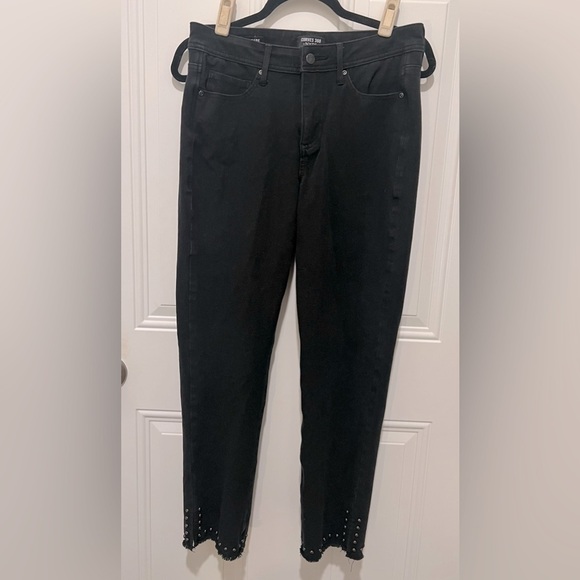 NYDJ Curves 360 Size 8 Black Distressed Jeans with Studded Leg Detail EUC!! - Picture 1 of 10